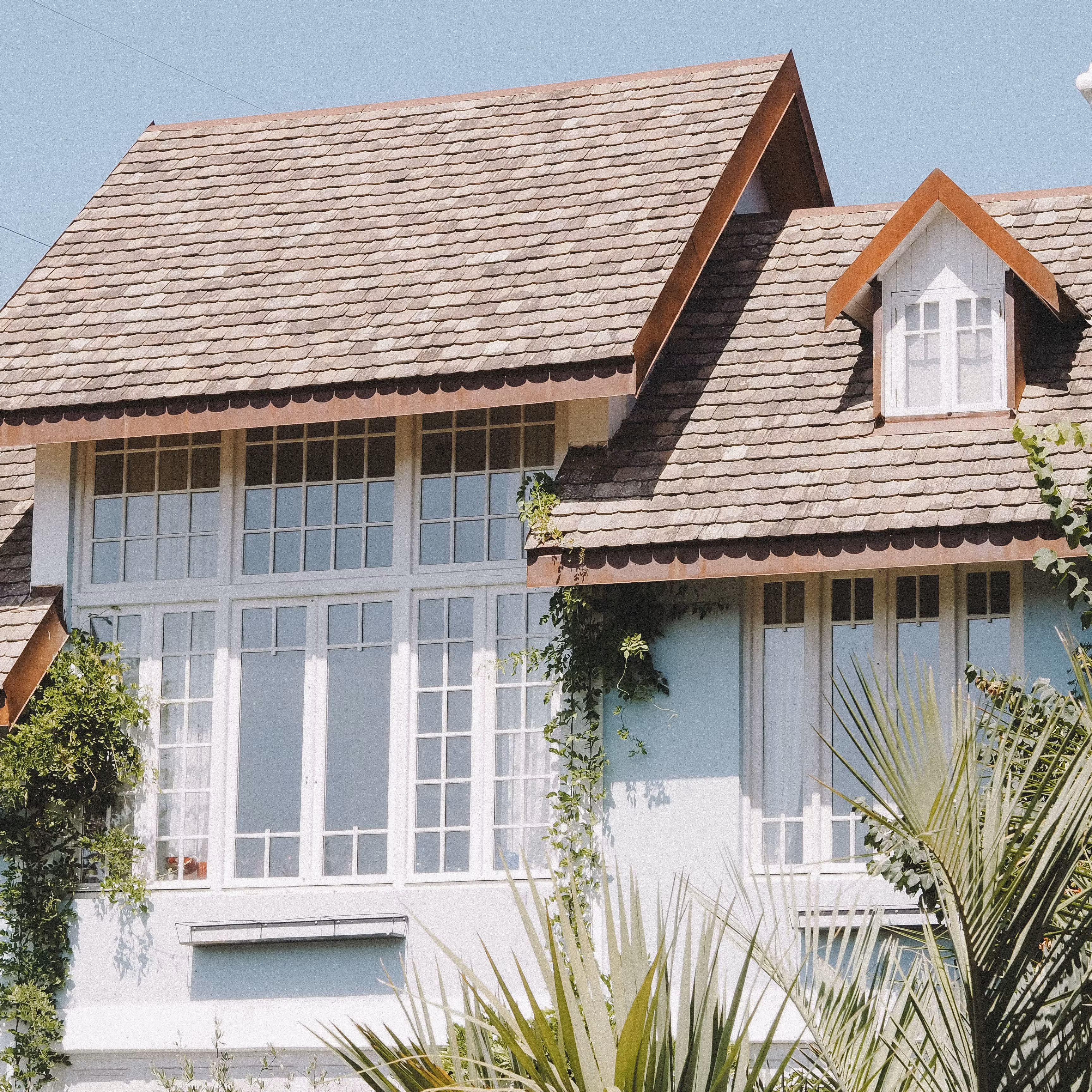 House roof with shingles
